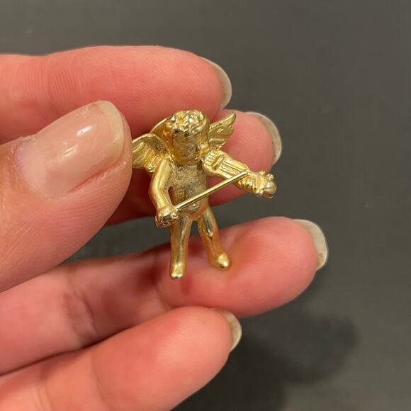 Vintage Gold Tone Angel Cherub pin brooch wing angel violin player collectible - Picture 4 of 7